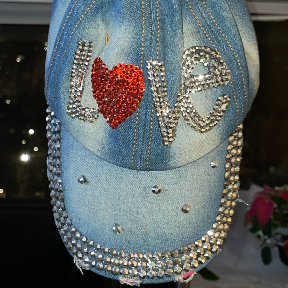 DISTRESSES DENIM EMBELISHED "LOVE" BASEBALL CAP
